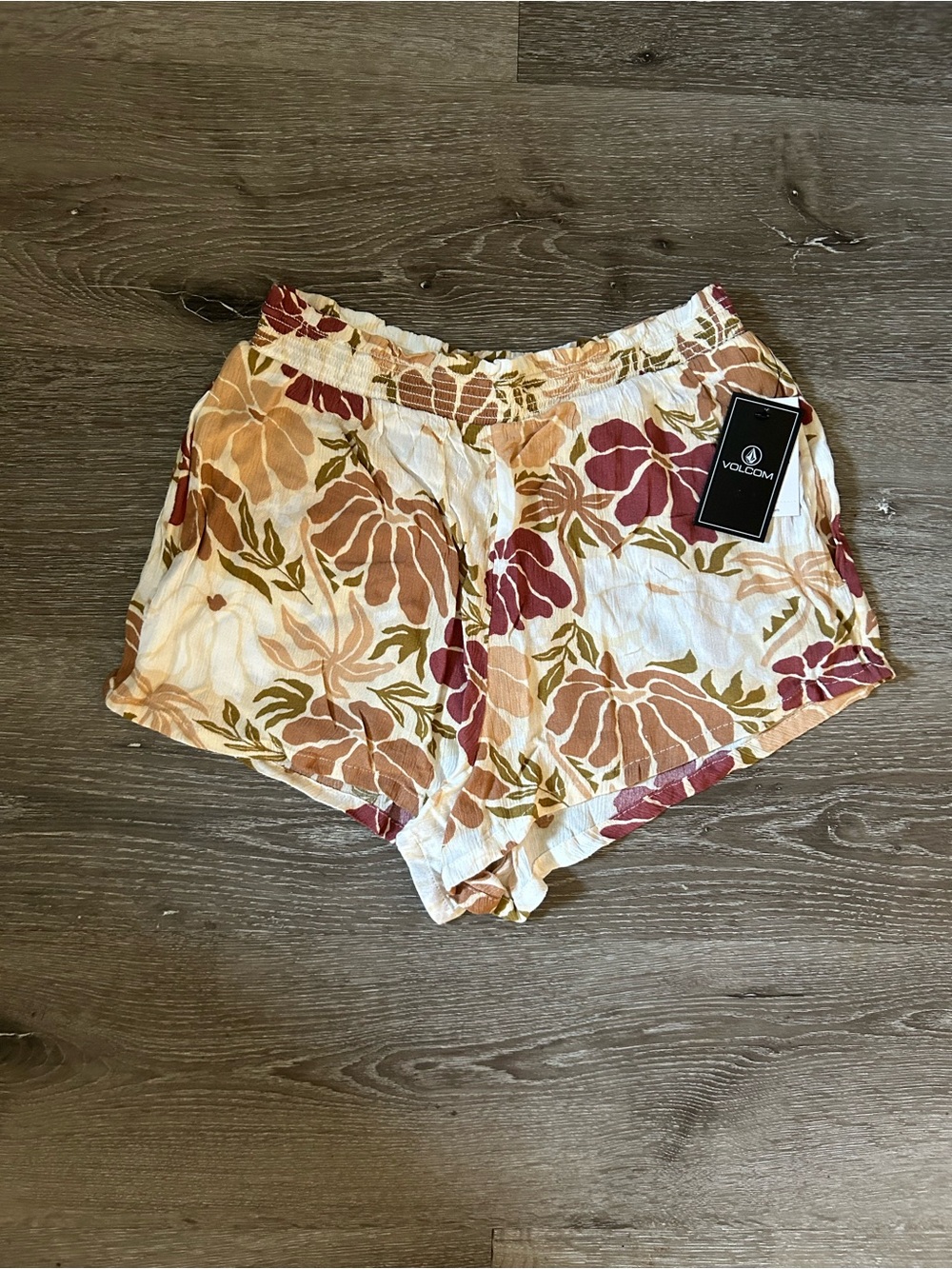 NWT Small Volcom Floral Shorts